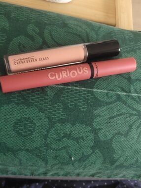 2pc Bundle of MAC Cremesheen lipGlass & Curious Lipsticks Duo -